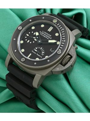 Panerai Luminor Submersible Watch