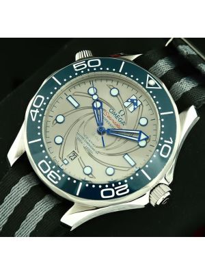 OMEGA Seamaster Diver 300M 007 James Bond Mens Watch